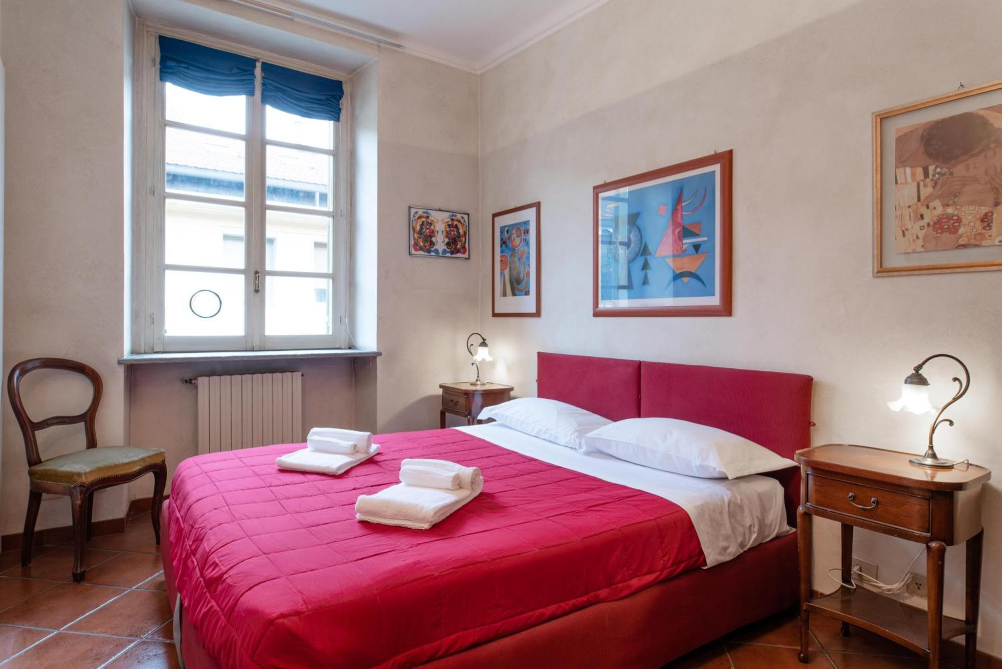 Cris House Apartament *